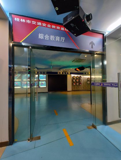 桂林交警服務升級 周末交管窗口“不打烊”，便民舉措暖人心